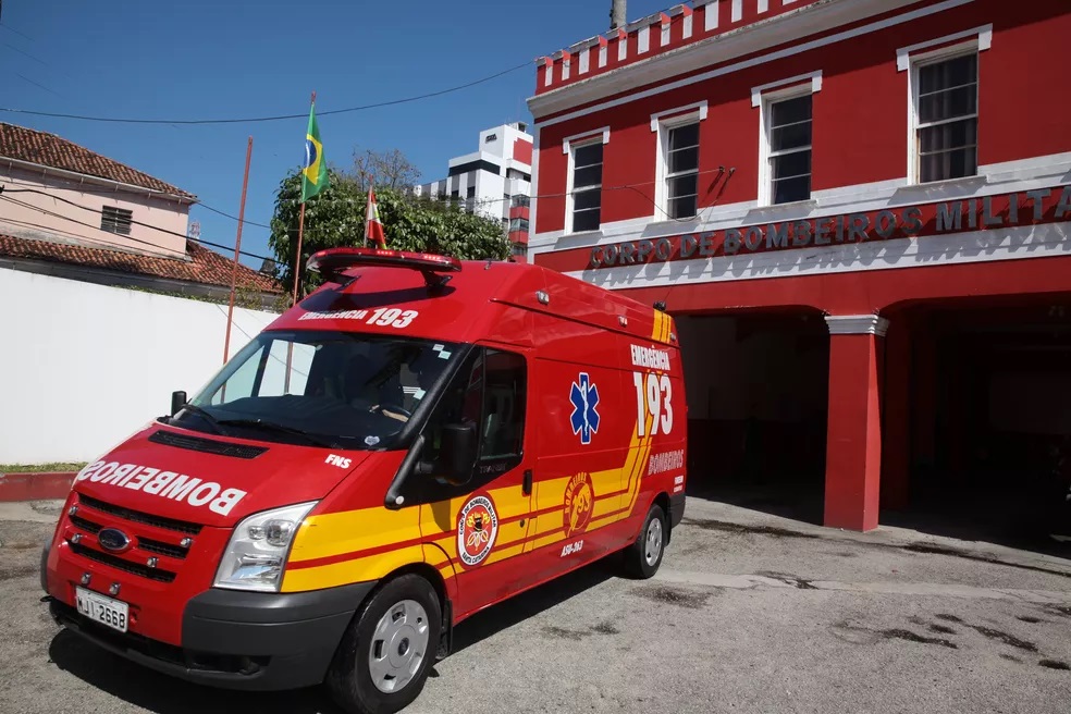 Ambulância do Corpo de Bombeiros de Santa Catarina — Foto: Miriam Zomer/Agência AL

