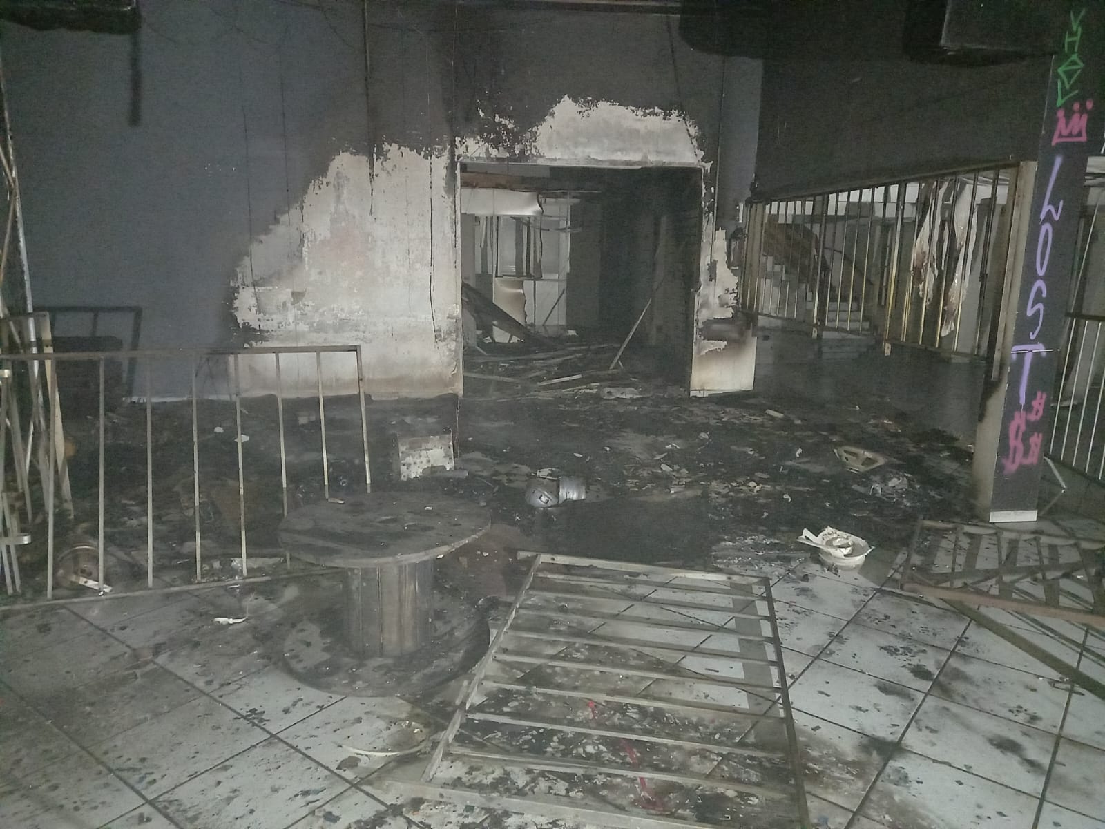 Pub em Criciúma é atingido por incêndio durante a madrugada