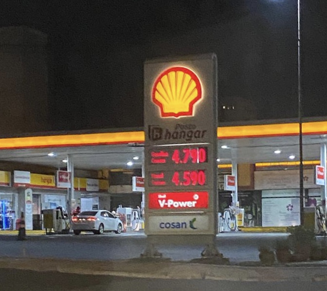 Redução do preço do litro da gasolina chega aos postos em Criciúma