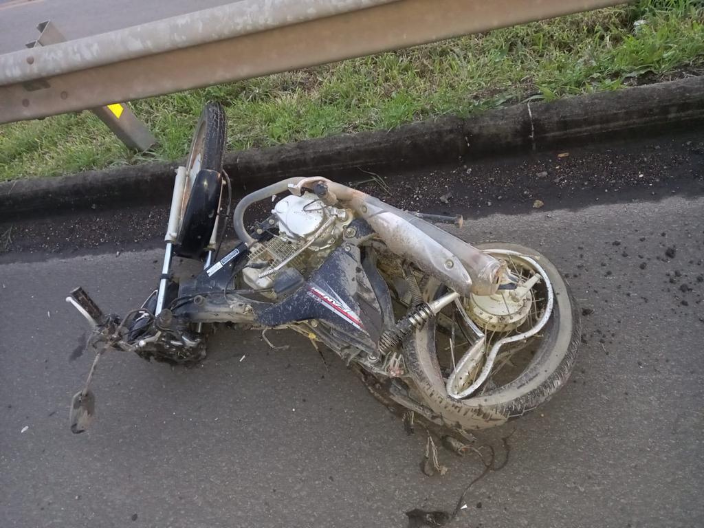 Acidente de trânsito resulta na morte de jovem motociclista na BR-101 em Içara