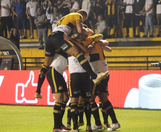 Com vitória em cima do Sport, Tigre volta ao G4 da Série B